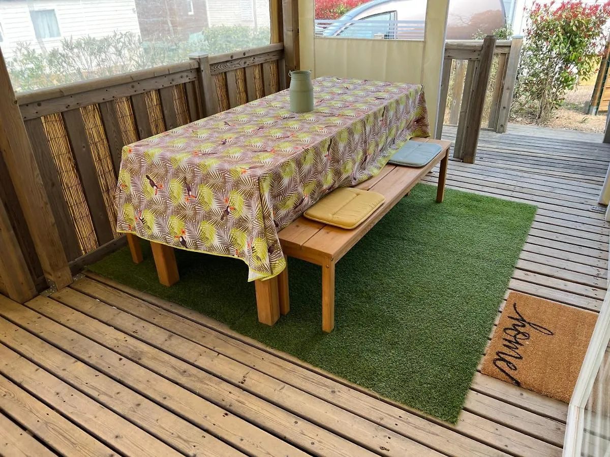 Camping Joli Mobil-Home De Vacances, Ideal Pour Les Familles Rocbaron Frankrike